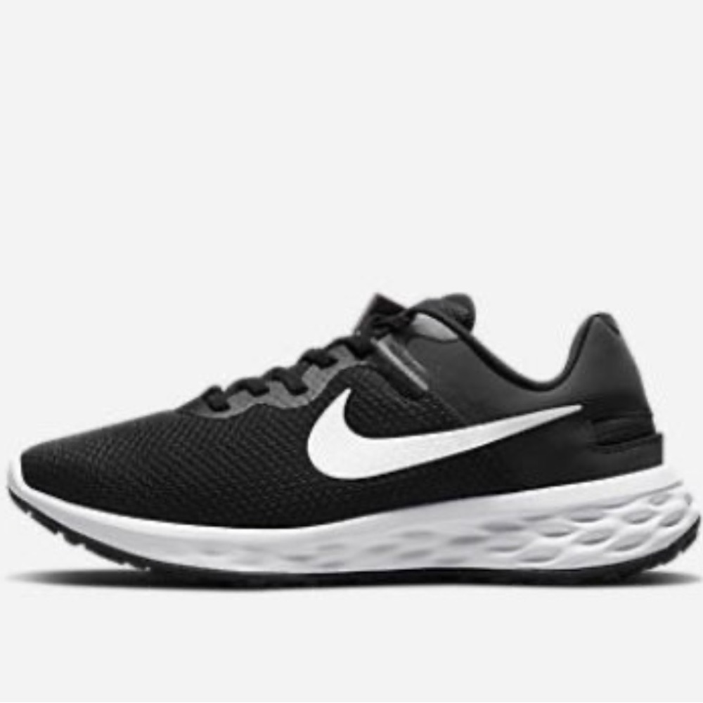 Nike Revolution 6 Flyease size 5